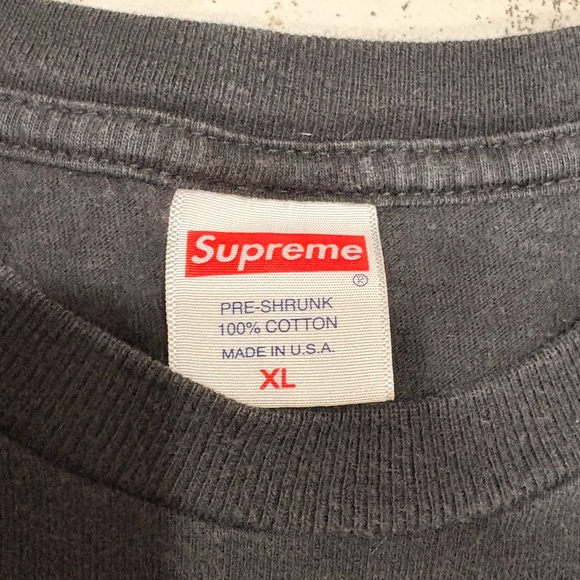 Supreme T-shirt - Picture 3 of 4
